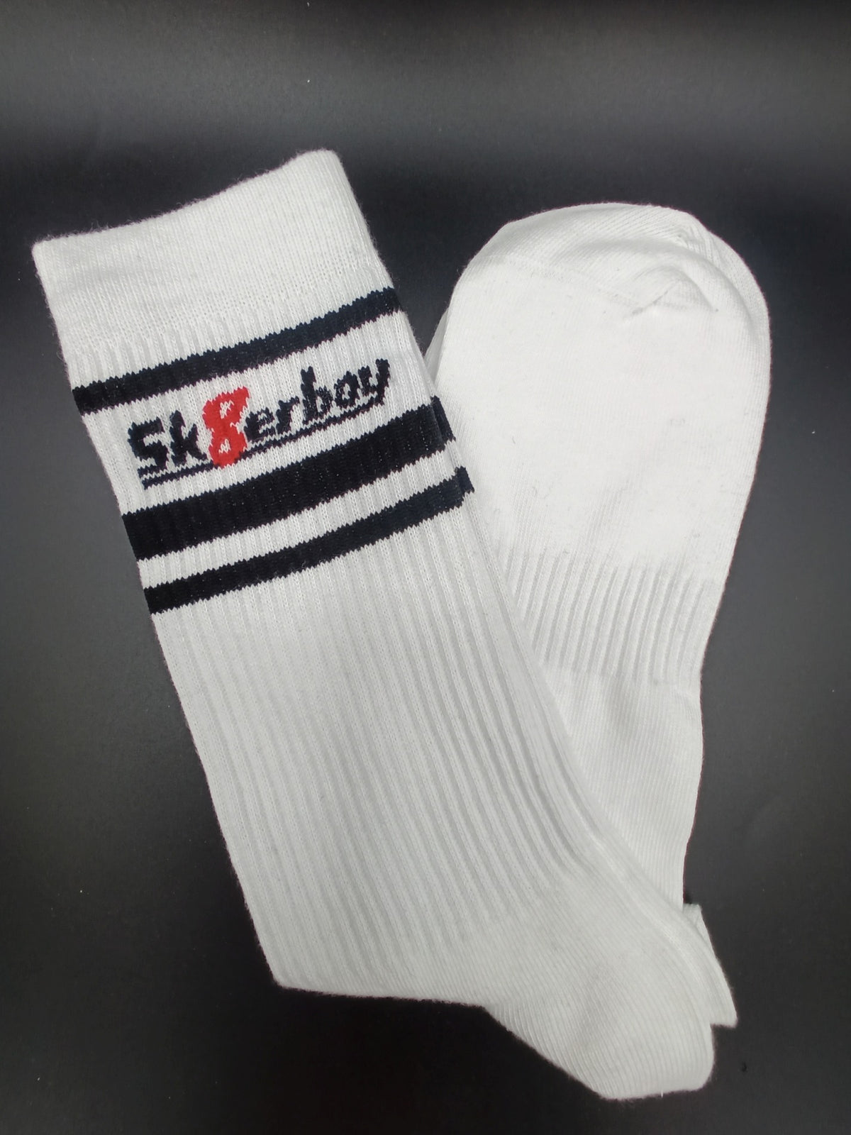 sk8erboy Victory chaussettes extra fines de qualité reconnue, particulièrement légères et idéales pour l’été, en blanc, vue rapprochée de côté