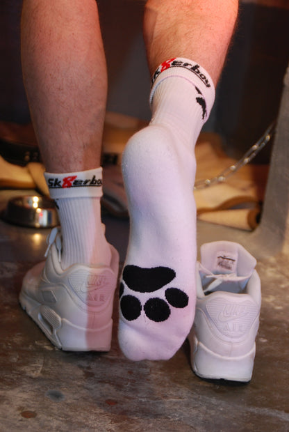 sk8erboy puppy socks socken mit pfote auf der sohle in weiss fuer alle doggys und puppys